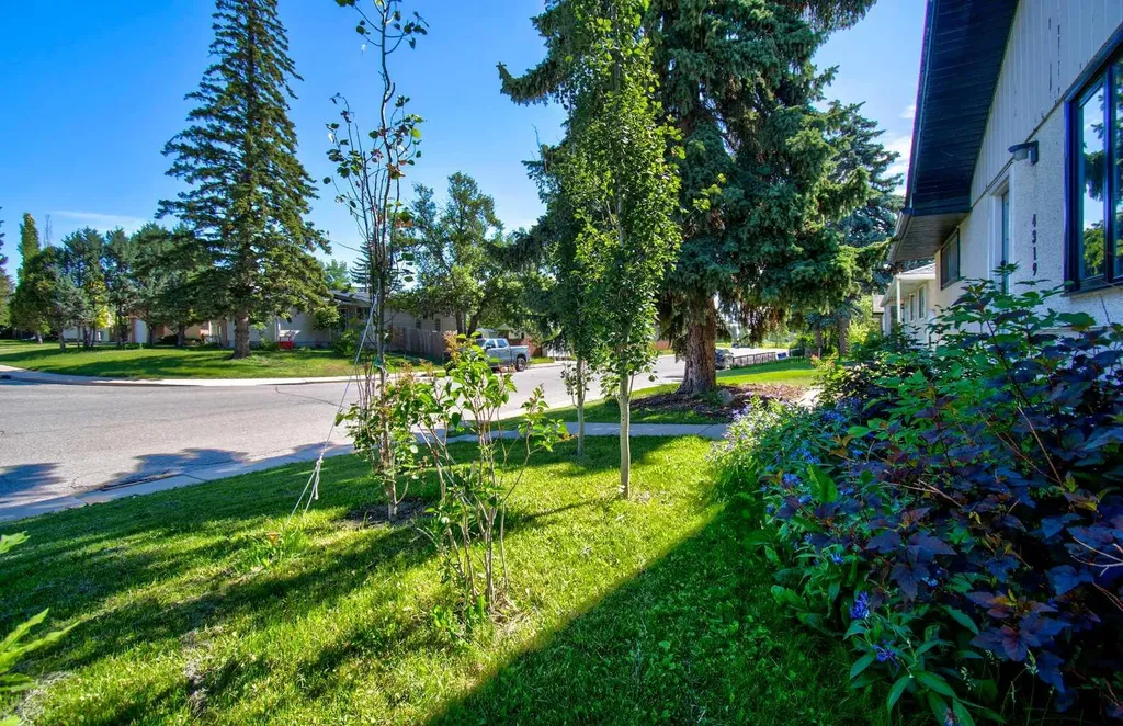 4319 Greenview Drive NE Calgary AB T2E 5R3