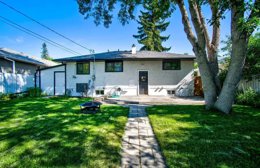 4319 Greenview Drive NE Calgary AB T2E 5R3