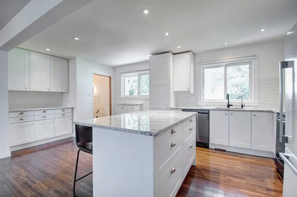 4319 Greenview Drive NE Calgary AB T2E 5R3