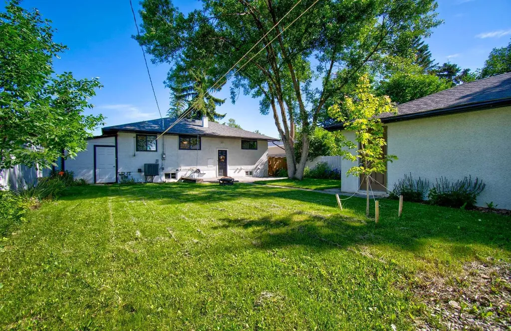 4319 Greenview Drive NE Calgary AB T2E 5R3