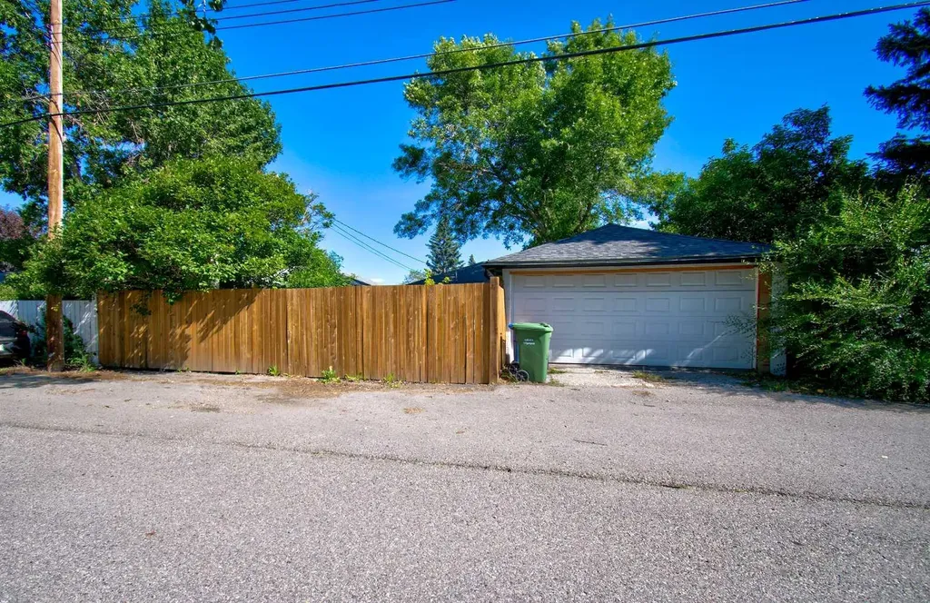 4319 Greenview Drive NE Calgary AB T2E 5R3