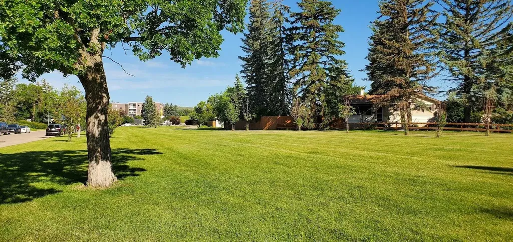 4319 Greenview Drive NE Calgary AB T2E 5R3