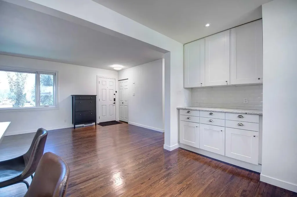 4319 Greenview Drive NE Calgary AB T2E 5R3