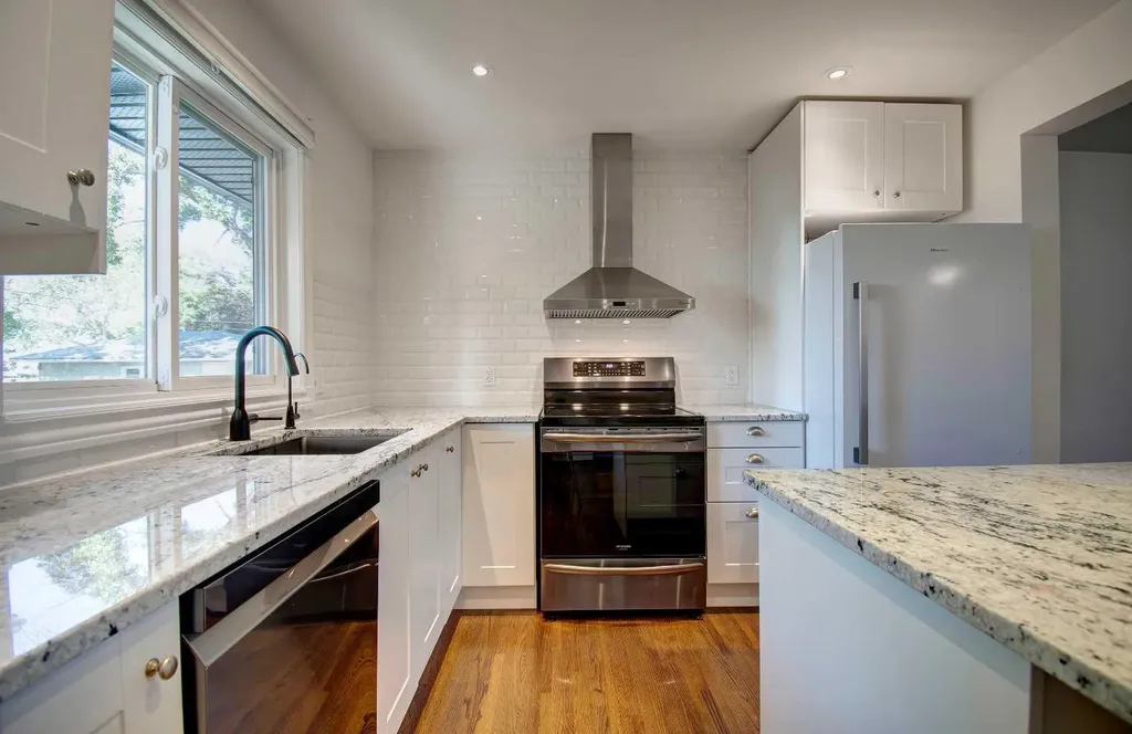 4319 Greenview Drive NE Calgary AB T2E 5R3