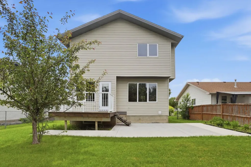 1702 Riverside Drive NW High River AB T1V1W9