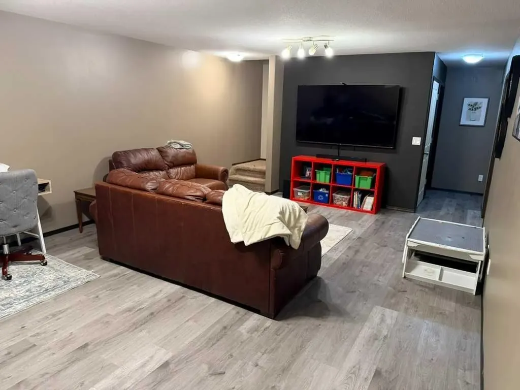 60 Chinook Street Blackfalds AB T4M 0B9