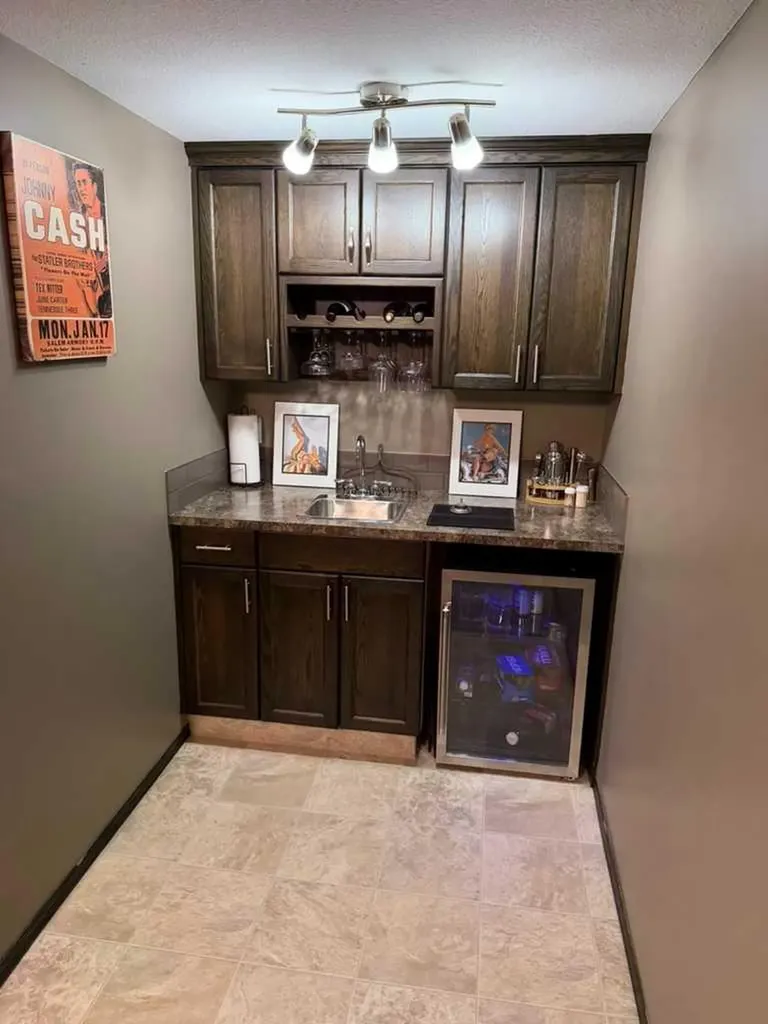60 Chinook Street Blackfalds AB T4M 0B9