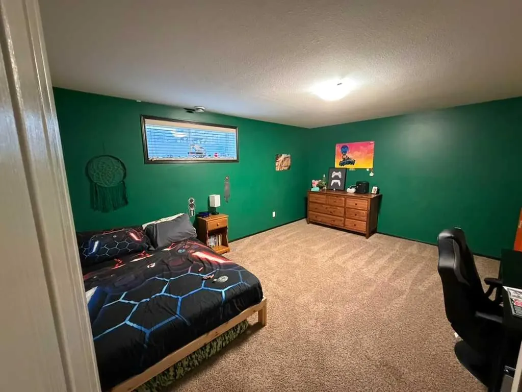 60 Chinook Street Blackfalds AB T4M 0B9