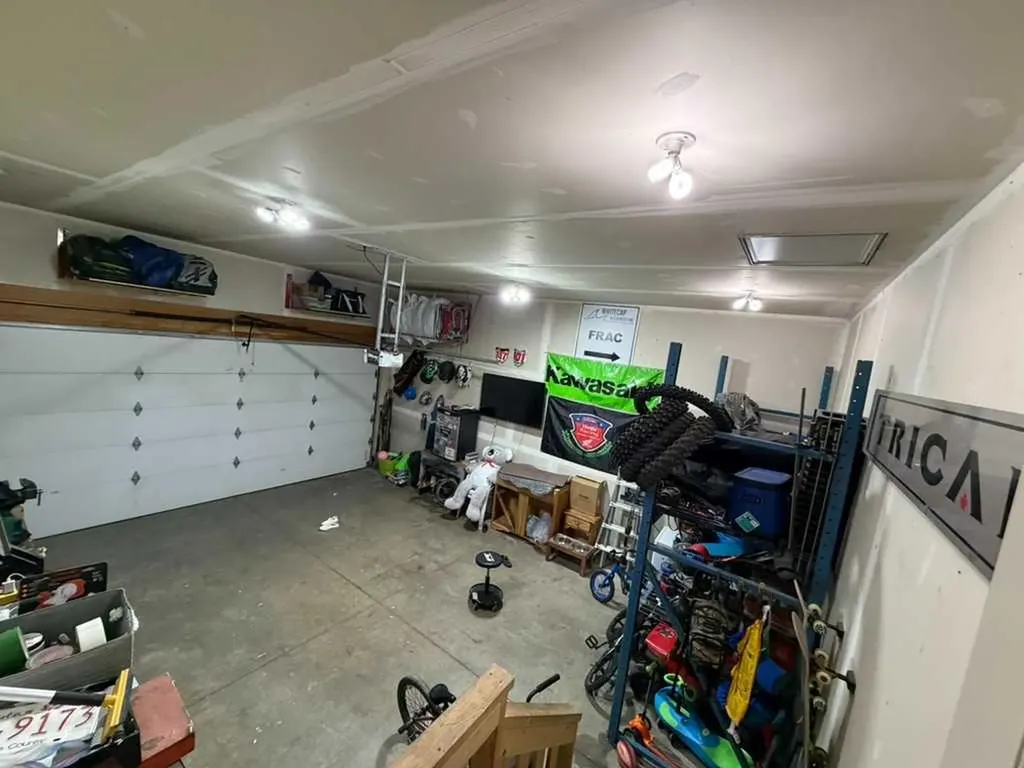 60 Chinook Street Blackfalds AB T4M 0B9