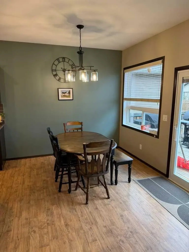 60 Chinook Street Blackfalds AB T4M 0B9