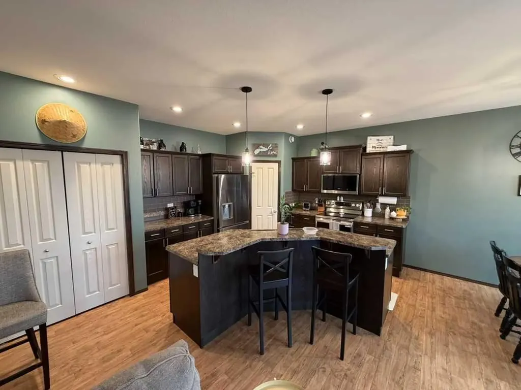 60 Chinook Street Blackfalds AB T4M 0B9