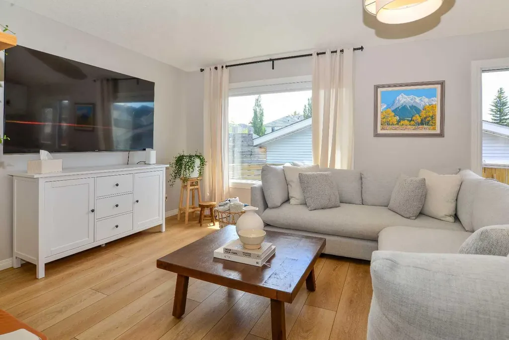 7 Tuscany Valley Road NW Calgary AB T3L 2C1