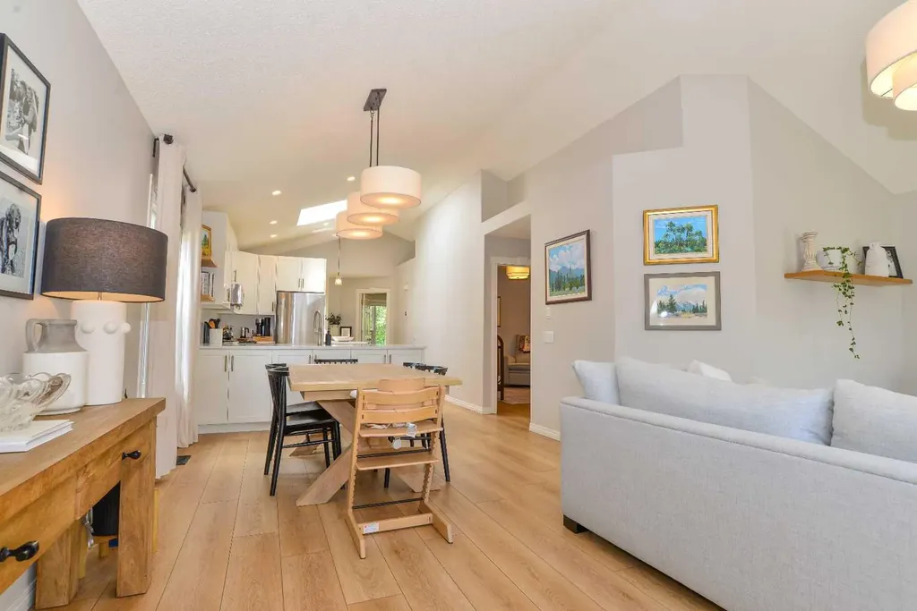 7 Tuscany Valley Road NW Calgary AB T3L 2C1