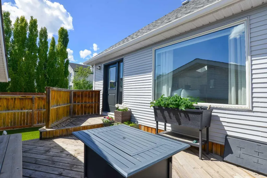 7 Tuscany Valley Road NW Calgary AB T3L 2C1