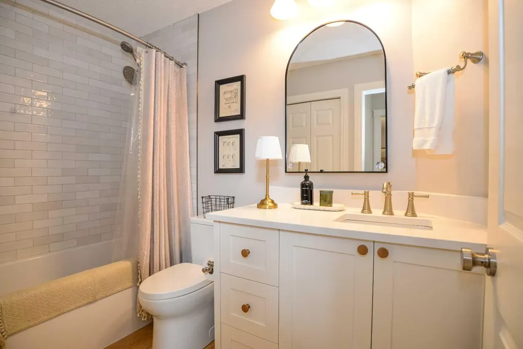 7 Tuscany Valley Road NW Calgary AB T3L 2C1