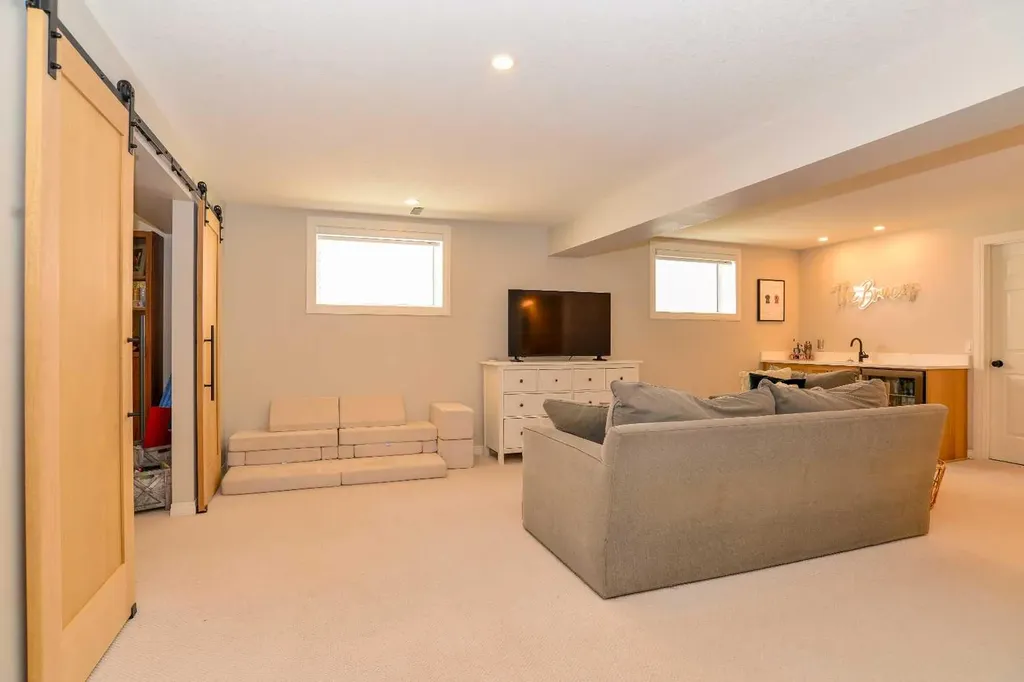 7 Tuscany Valley Road NW Calgary AB T3L 2C1