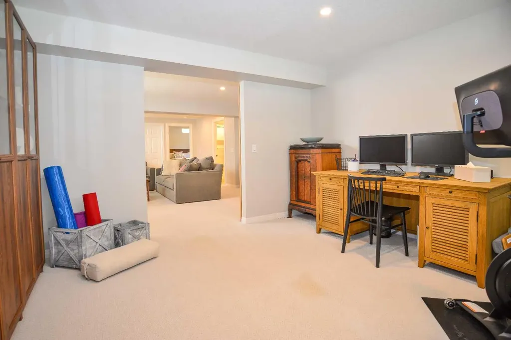 7 Tuscany Valley Road NW Calgary AB T3L 2C1