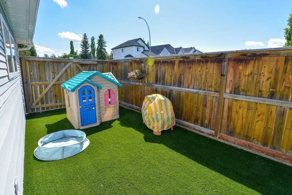 7 Tuscany Valley Road NW Calgary AB T3L 2C1