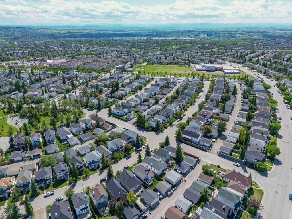 7 Tuscany Valley Road NW Calgary AB T3L 2C1
