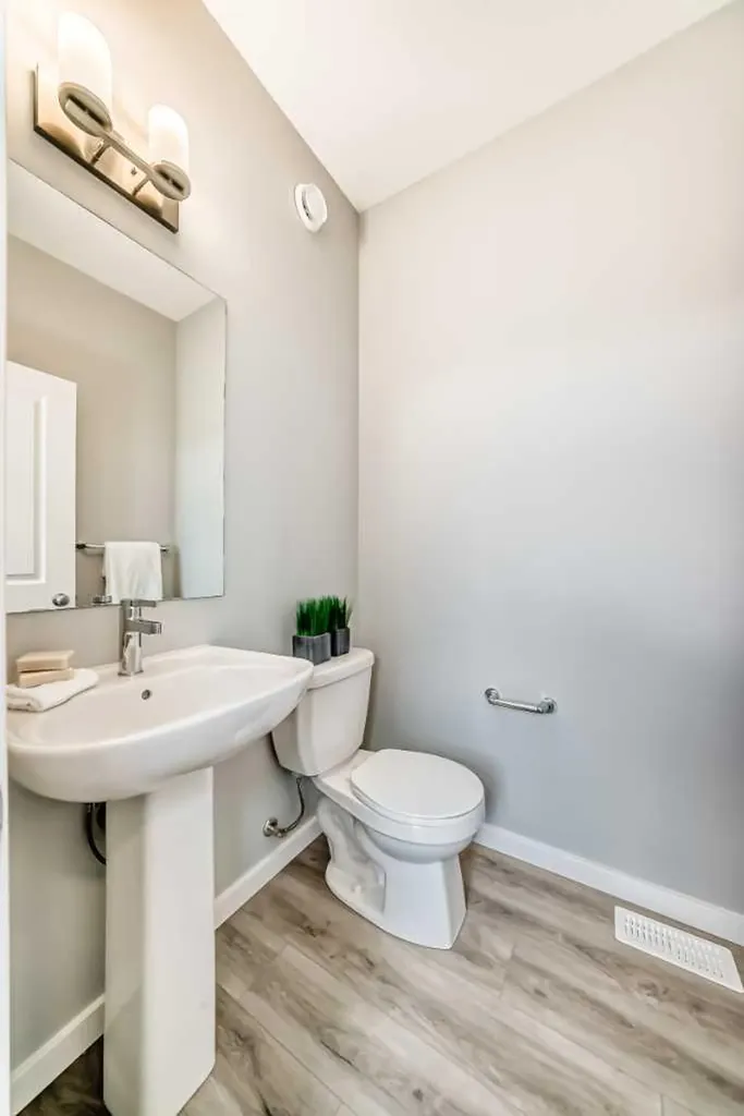 58 Sora Gardens SE Calgary AB T3S 0V3