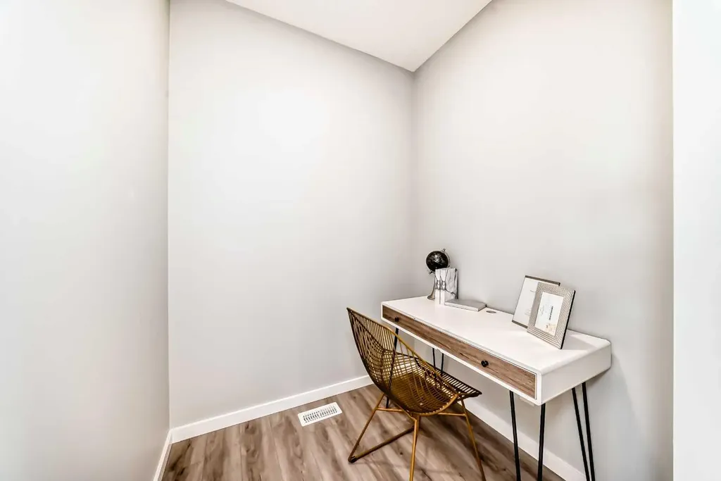 58 Sora Gardens SE Calgary AB T3S 0V3