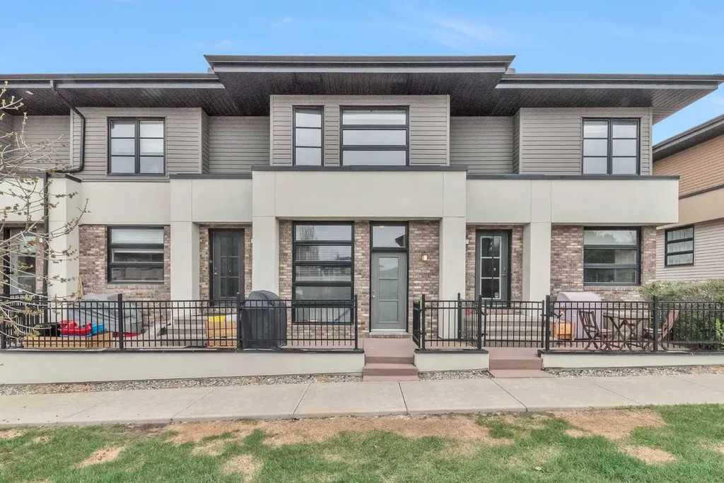 55 Aspen Hill Green SW Calgary AB T3H 0H6