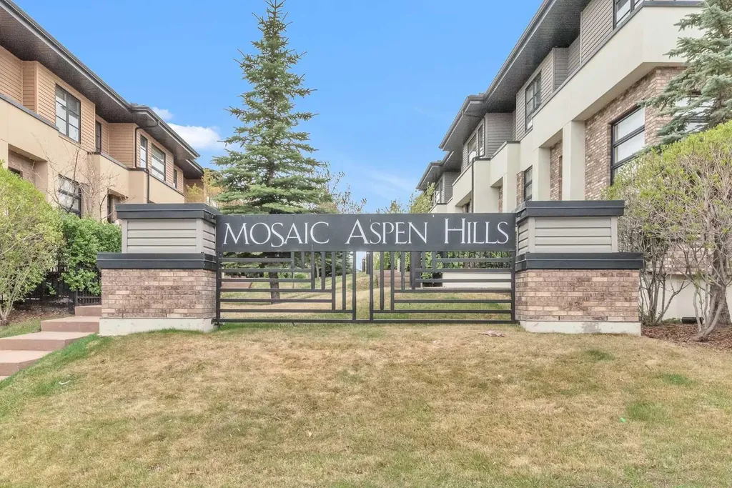 55 Aspen Hill Green SW Calgary AB T3H 0H6