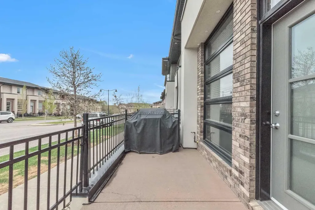 55 Aspen Hill Green SW Calgary AB T3H 0H6