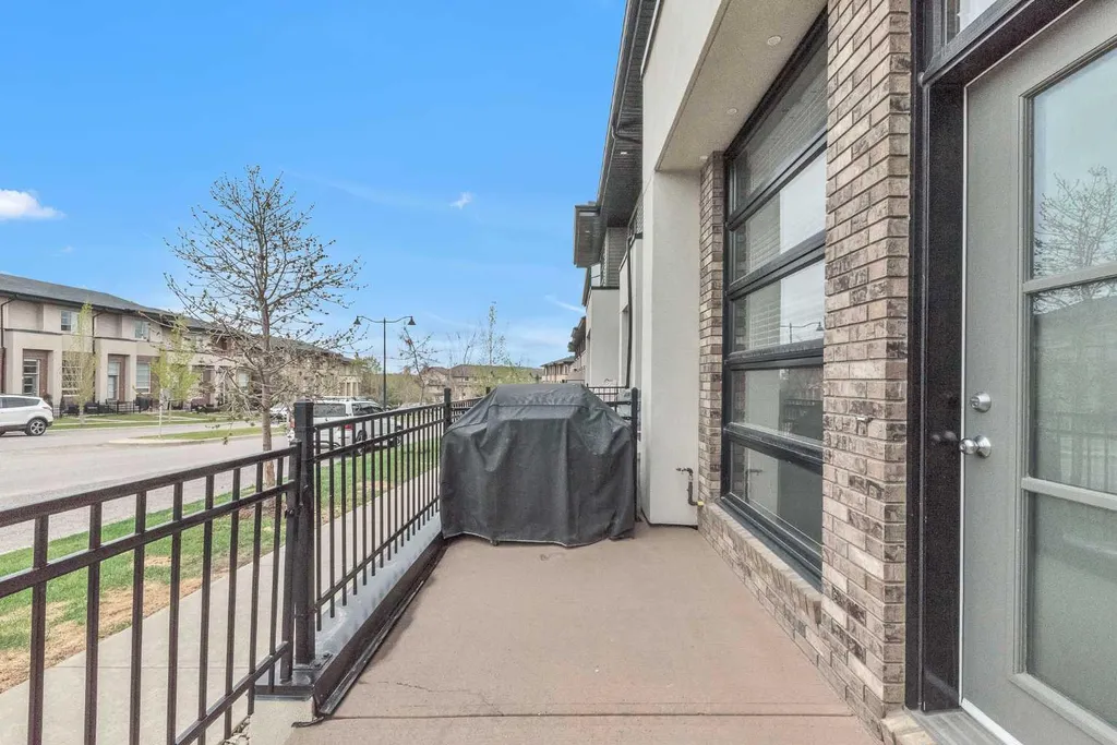 55 Aspen Hill Green SW Calgary AB T3H 0H6