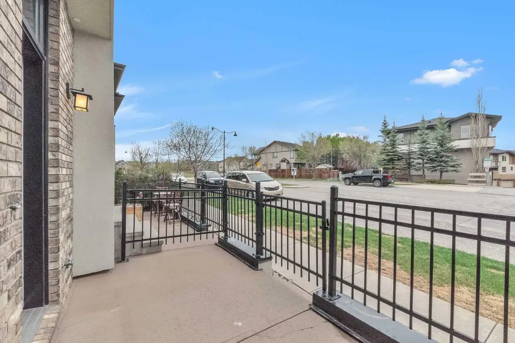 55 Aspen Hill Green SW Calgary AB T3H 0H6