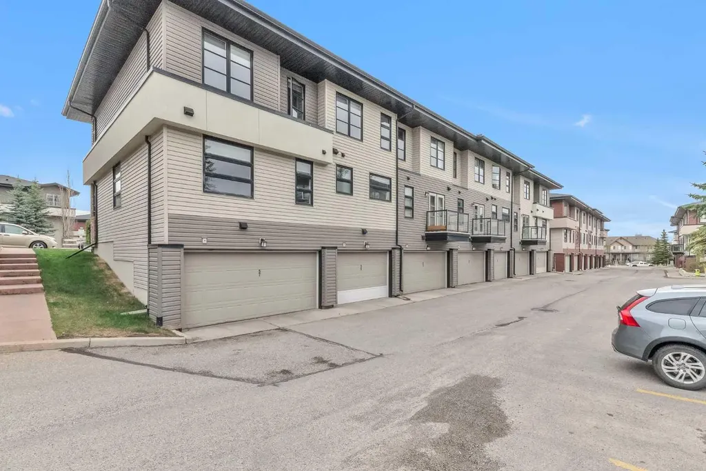 55 Aspen Hill Green SW Calgary AB T3H 0H6