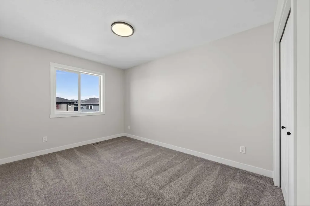 420 Lewiston Landing NE Calgary AB T3L 2M4