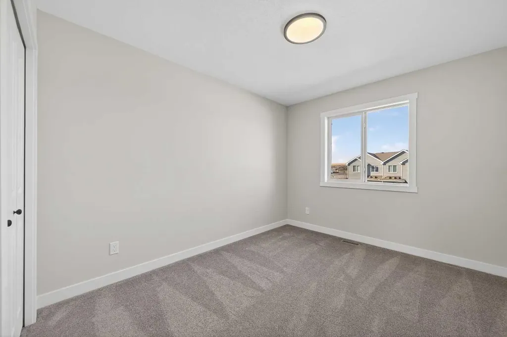 420 Lewiston Landing NE Calgary AB T3L 2M4