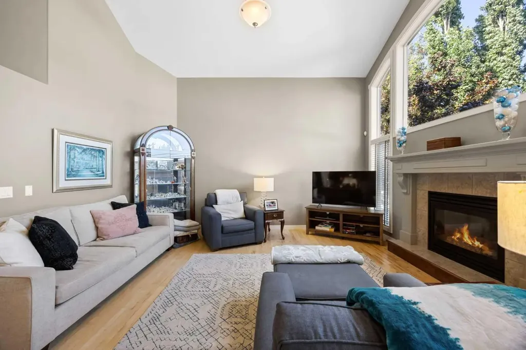 93 Coach Court SW Calgary AB T3H 4P7