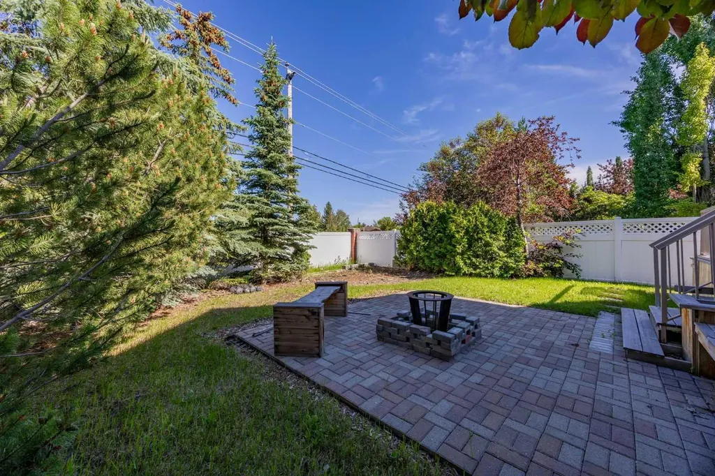93 Coach Court SW Calgary AB T3H 4P7