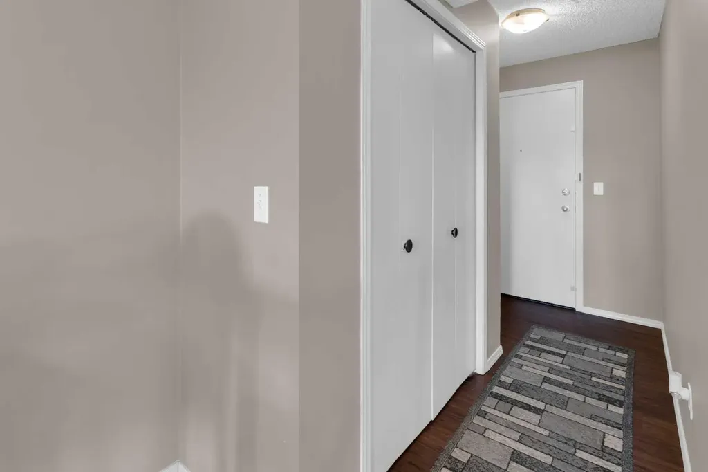 4975 130 Avenue SE Calgary AB T2Z 4P4