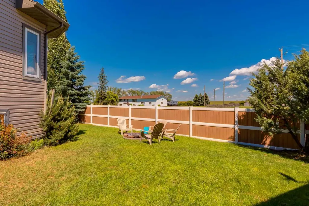 156 Camden Court Strathmore AB T1P 1Y1