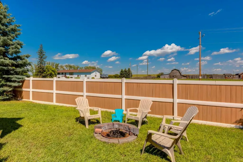 156 Camden Court Strathmore AB T1P 1Y1