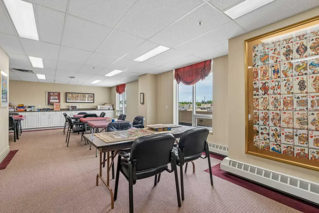 1726 14 Avenue NW Calgary AB T2N 4Y8