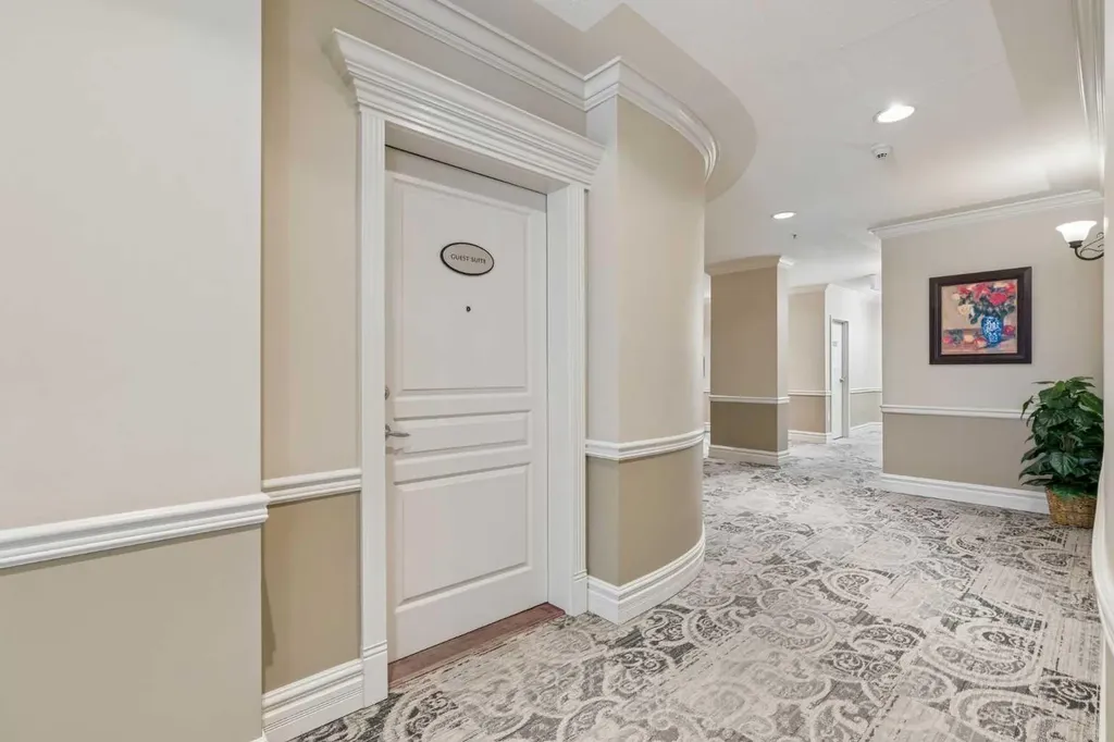 1726 14 Avenue NW Calgary AB T2N 4Y8