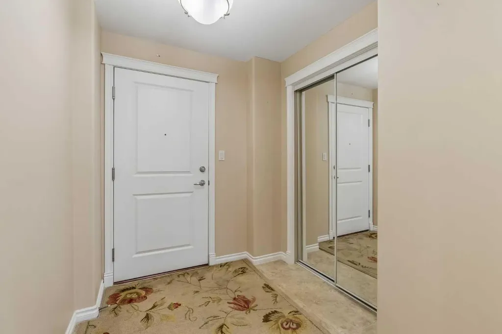 1726 14 Avenue NW Calgary AB T2N 4Y8