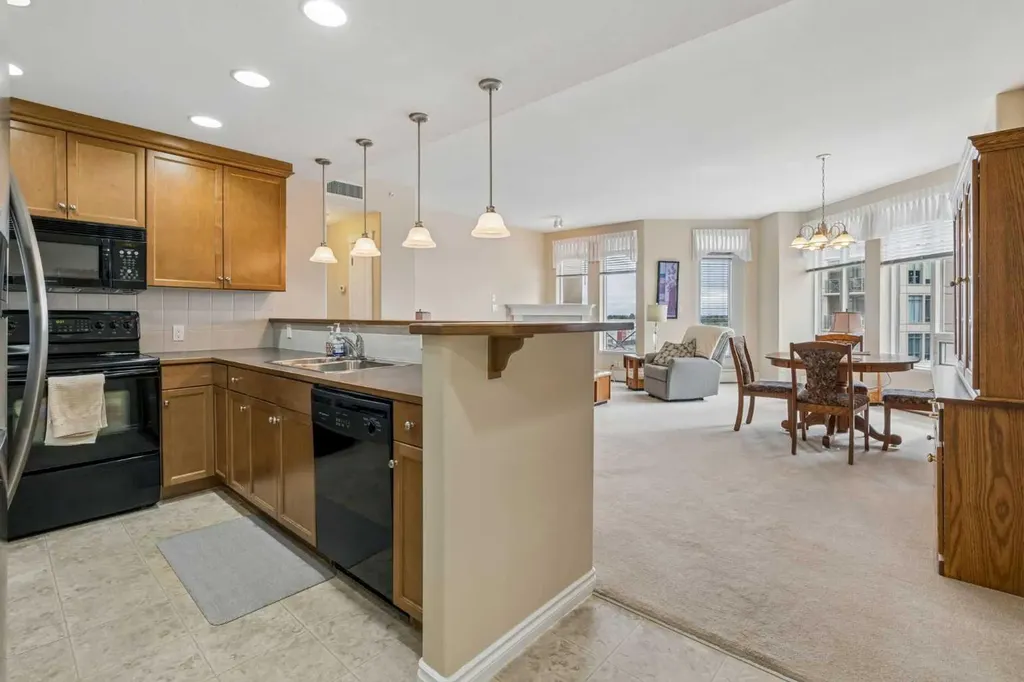1726 14 Avenue NW Calgary AB T2N 4Y8