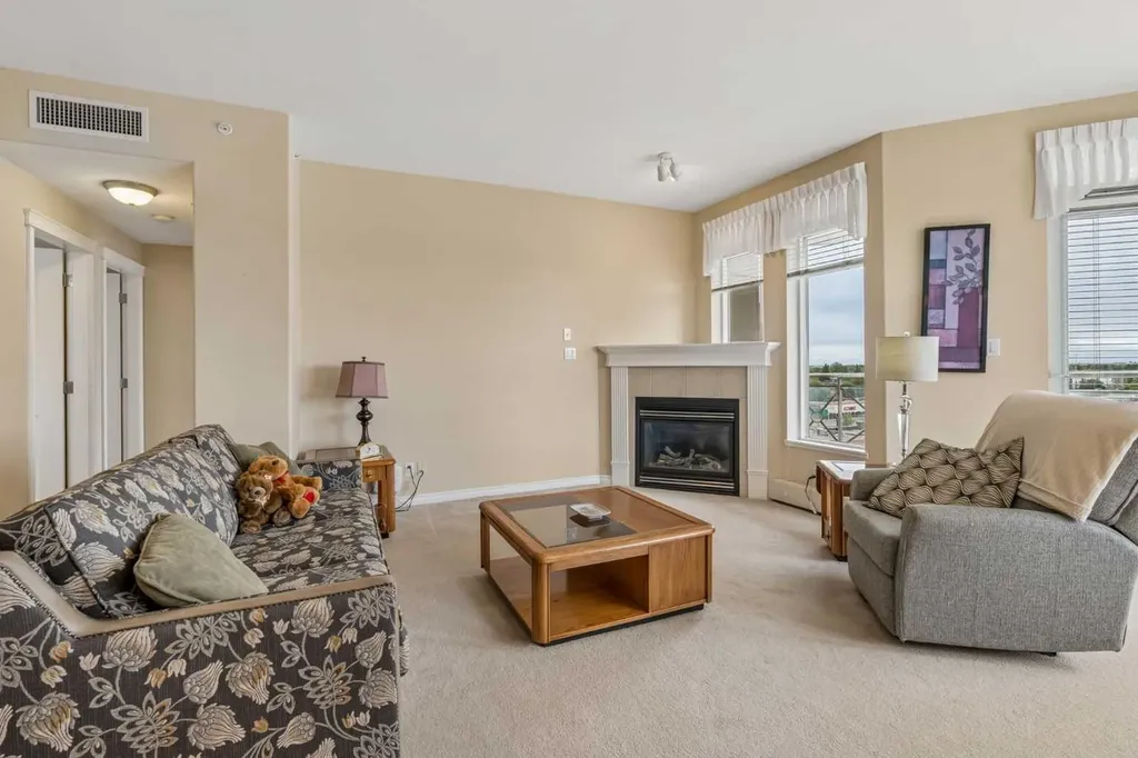 1726 14 Avenue NW Calgary AB T2N 4Y8