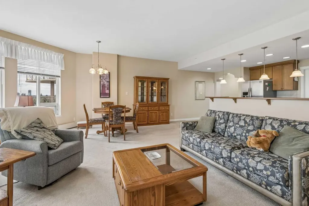 1726 14 Avenue NW Calgary AB T2N 4Y8