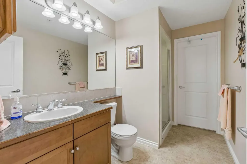 1726 14 Avenue NW Calgary AB T2N 4Y8