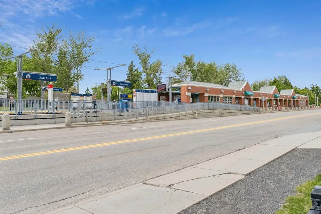 1726 14 Avenue NW Calgary AB T2N 4Y8