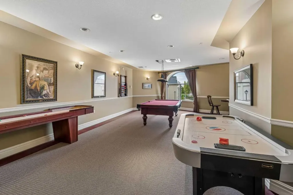 1726 14 Avenue NW Calgary AB T2N 4Y8