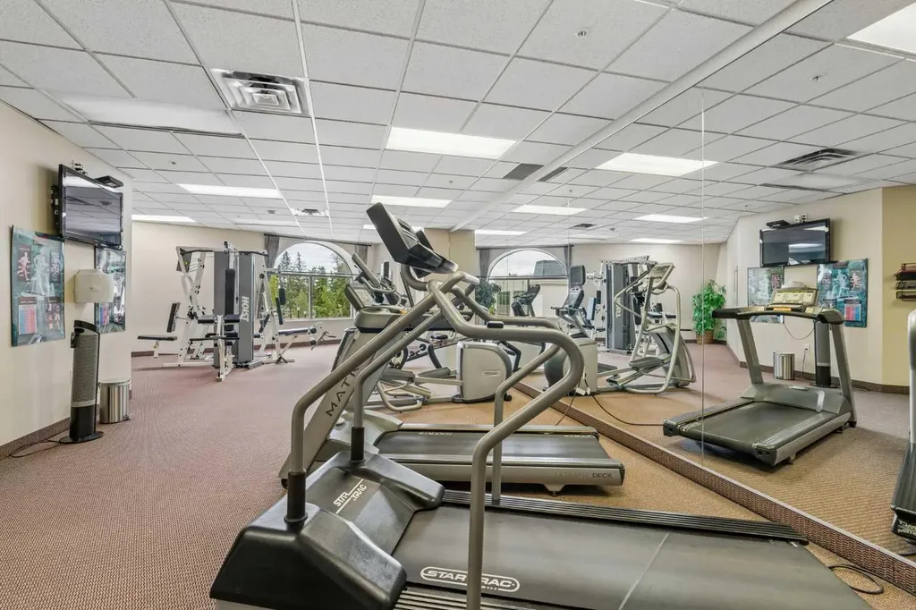 1726 14 Avenue NW Calgary AB T2N 4Y8