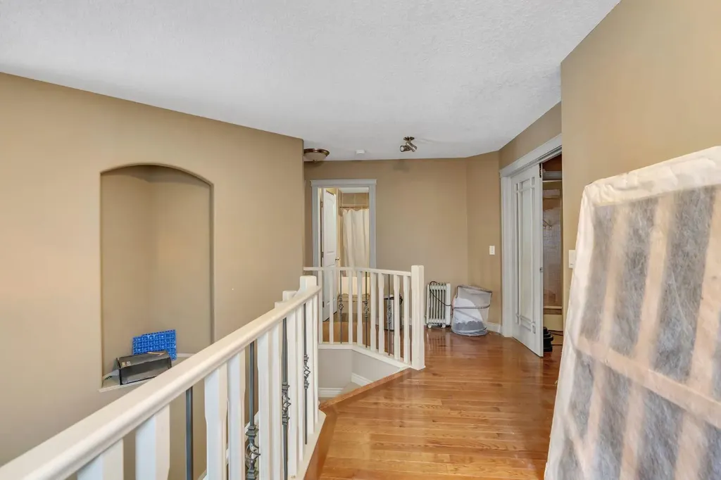 35 Cranleigh Drive SE Calgary AB T3M 1G7
