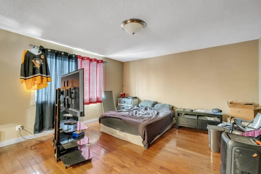35 Cranleigh Drive SE Calgary AB T3M 1G7